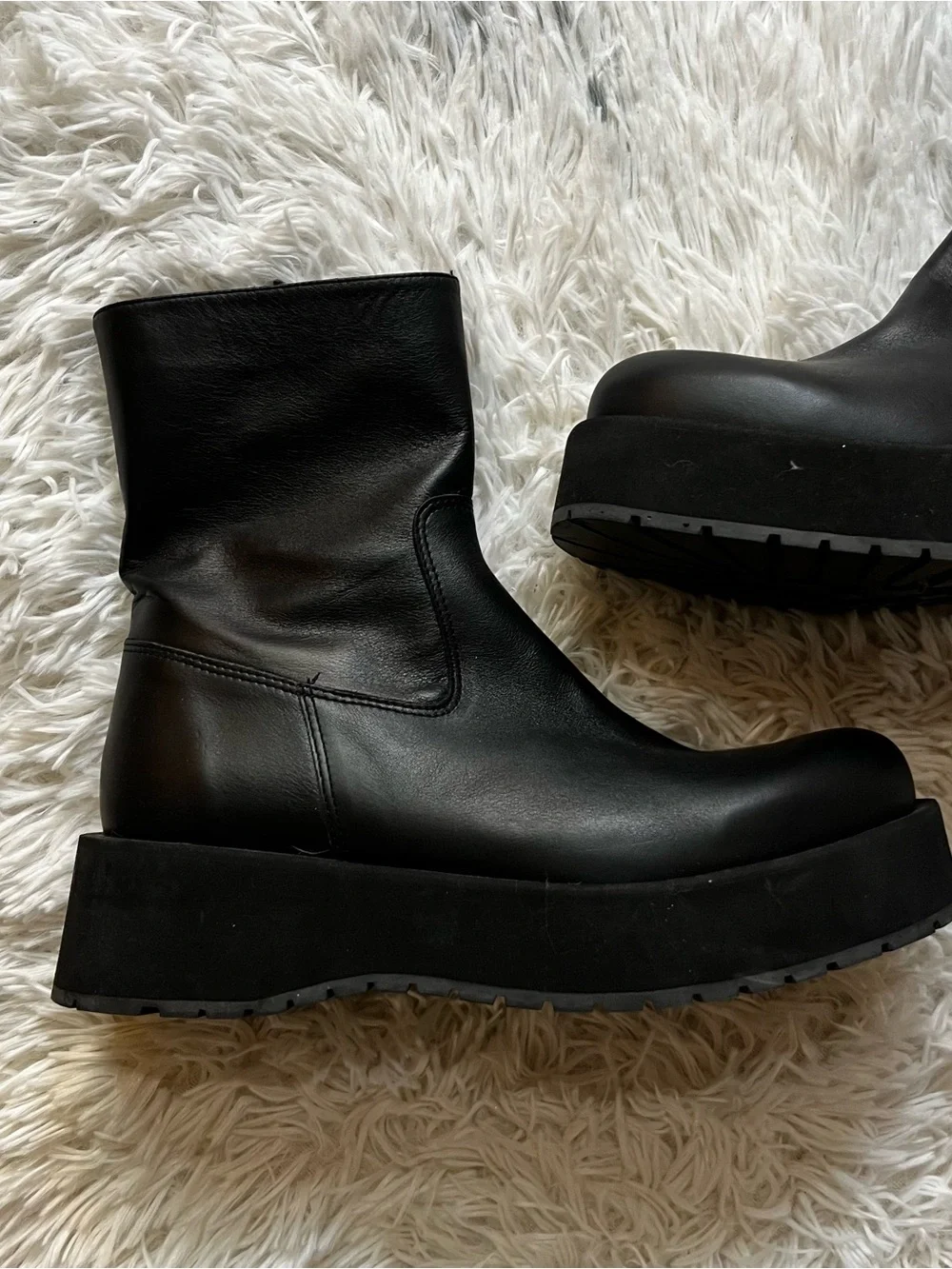Paloma Barcelo Eve Chunky Platform Boots in Black